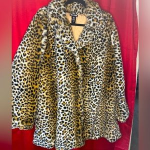 Hot Topic Leopard faux fur coat